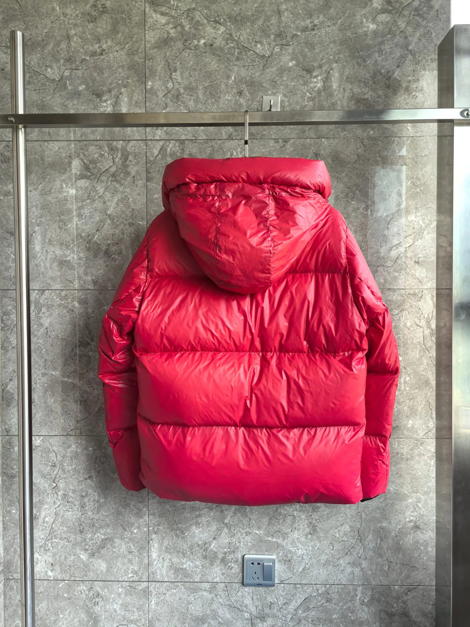 P800 2252M Crofton Puffer Unisex Jacket Down Jacket. Color: red red label. Size: S M L XL XXL.